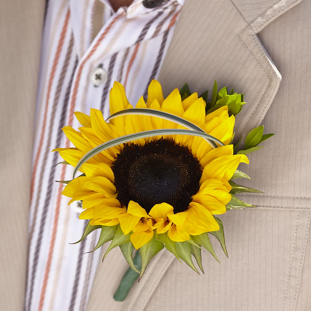 Free Spirit Boutonniere – Alum Rock Florist, San Jose CA